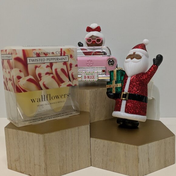 Bath & Body Works Santa & Mrs. Claus Wallflower Scent Diffuser Bundle - Picture 1 of 1